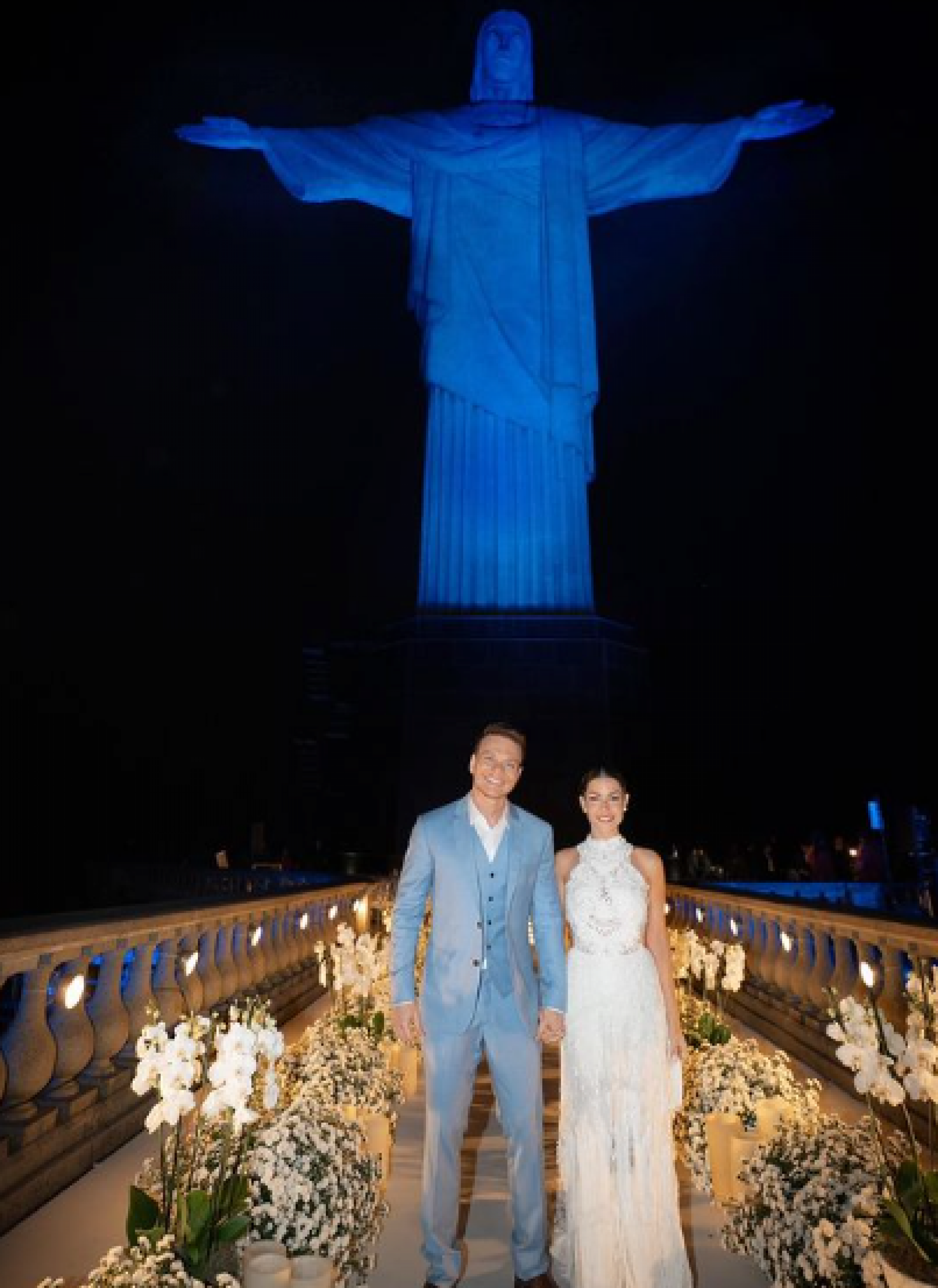 'Seguimos suspirando', dizem Thais Fersoza e Michel Teló sobre renovação de votos no Cristo Redentor - Reprodução / Instagram