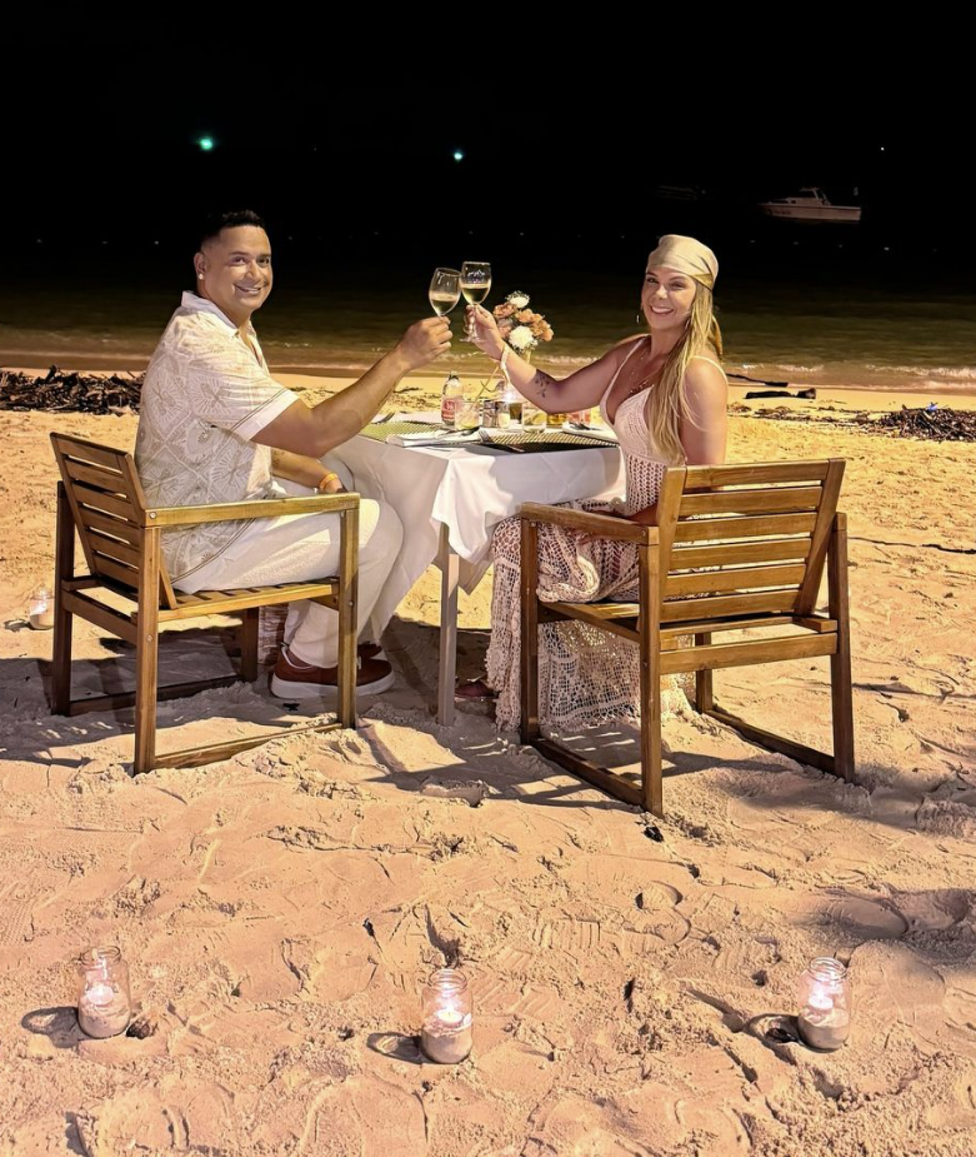 Carla Perez posa em jantar romântico com Xanddy - reprodução Instagram