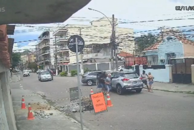 Vídeo: criminosos armados rendem motoristas em assalto na Vila da Penha