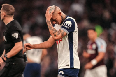 Após lesão, técnico do Tottenham garante Richarlison fora por 'tempo significativo'