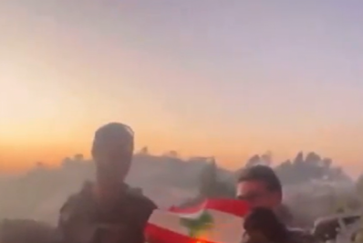 Exército de Israel reprova soldados que queimaram bandeira do Líbano