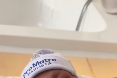 Viih Tube e Eliezer revelam o rosto de Ravi pela primeira vez