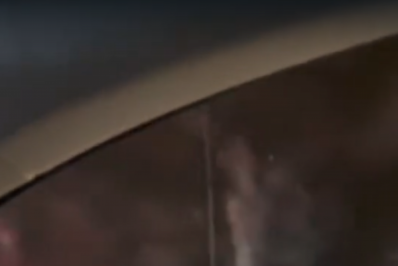 Carro capota após batida no túnel Charitas-Cafubá, em Niterói