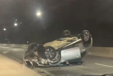 Dois carros capotam no túnel Charitas-Cafubá, em Niterói, em intervalo de três horas