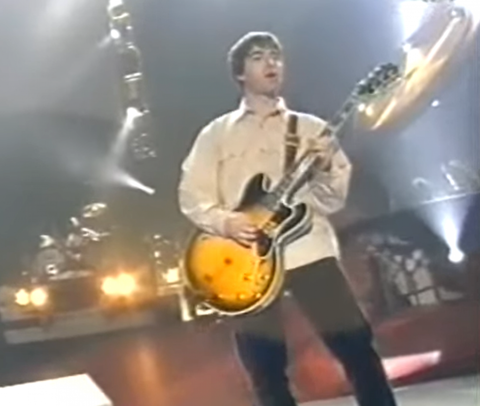 Ele tocou no terceiro &aacute;lbum do Oasis, "Be Here Now", em 1997 - Reprodu&ccedil;&atilde;o / Divulga&ccedil;&atilde;o