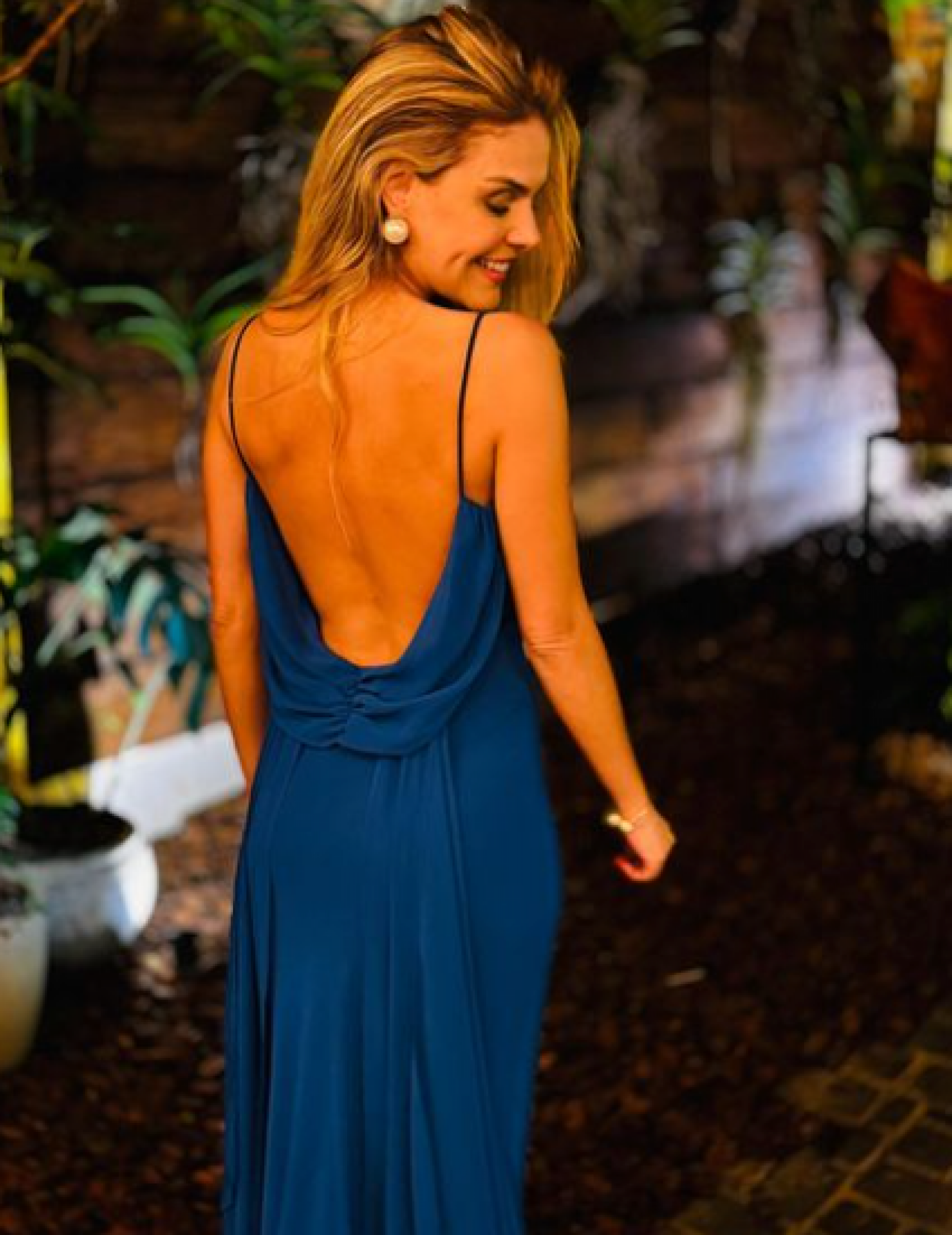 Loiríssima, Paloma Bernardi posa em casamento de amigos - Reprodução / Instagram