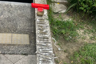 Homem com passagem por homicídio foge e abandona drogas durante operação policial em Arraial