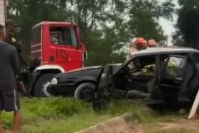 Acidente na RJ-106 deixa dois feridos em Tamoios, distrito de Cabo Frio
