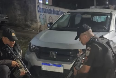 PM recupera carro roubado no Parque Floresta em Belford Roxo