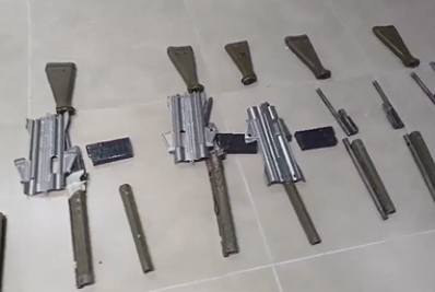 Casal é preso pela PRF com sete fuzis escondidos em fundo falso de carro