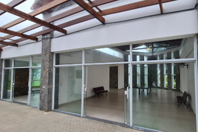 Trabalhadores que caíram de passarela na Transpetro são sepultados