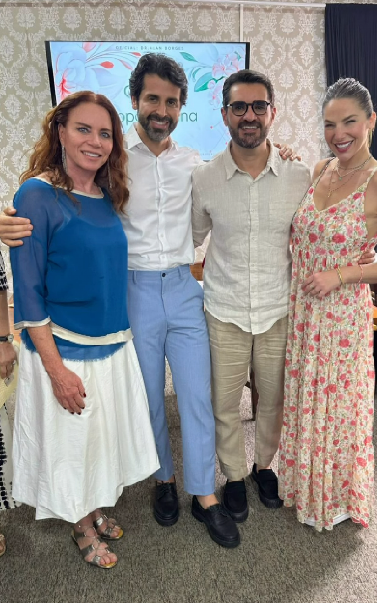 Marcelo Cosme e o médico Frankel Brandão posam com as madrinhas Leilane Neubarth e Luiza Zveiter - Reprodução/Instagram