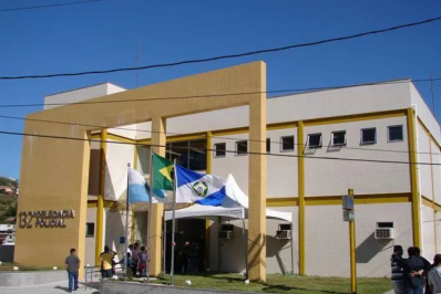 Violência doméstica em Arraial do Cabo: Homem agride mulher e é detido pela polícia