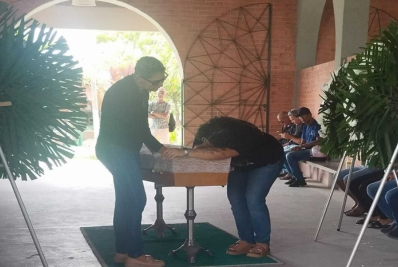 Mãe de mototaxista assassinado por PM em Pernambuco desabafa: 'Arrancaram meu coração'