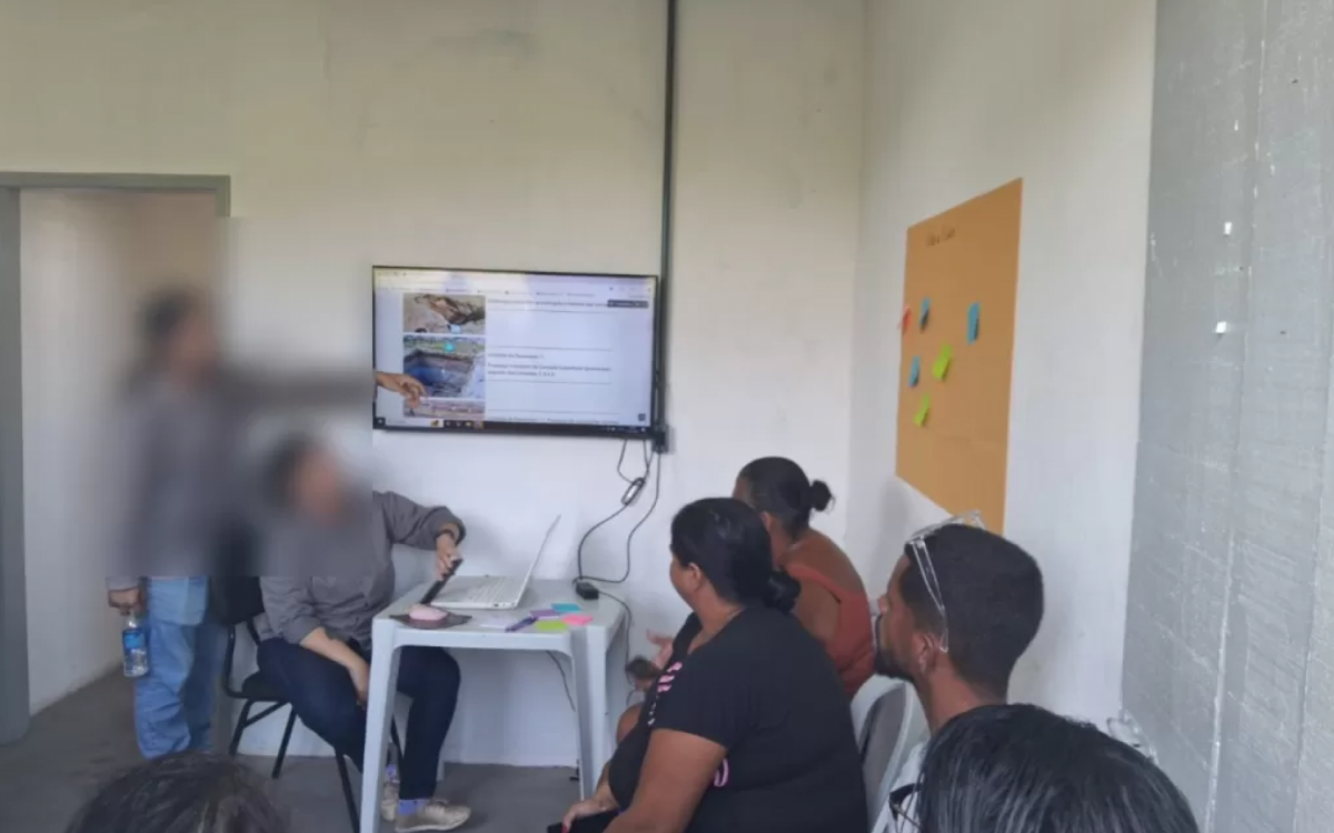 Reunião disfarçada 