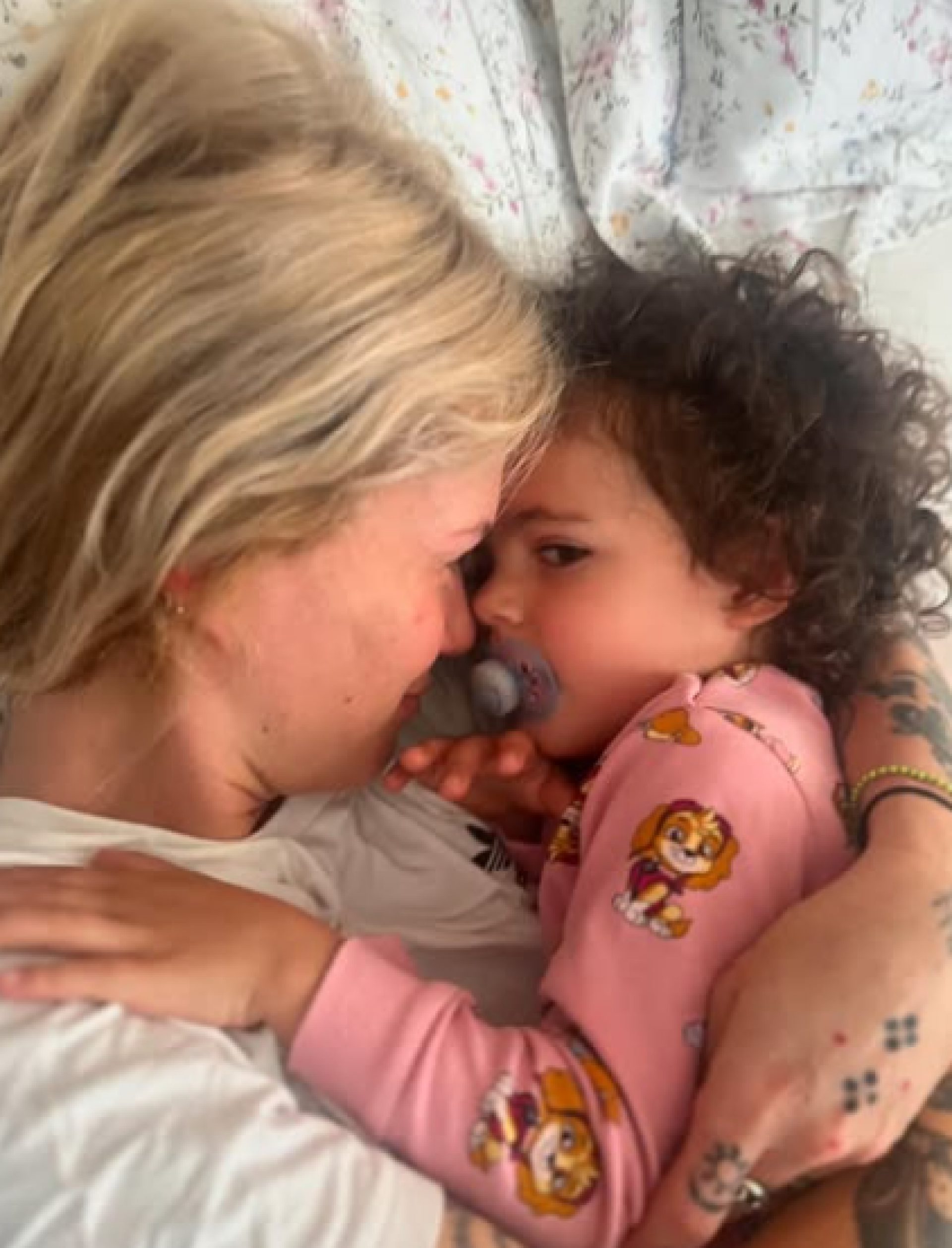 Marcelo D2 publica fotos da mulher, Luiza Machado, e da filha do casal, Maria Isabel - Reprodução / Instagram