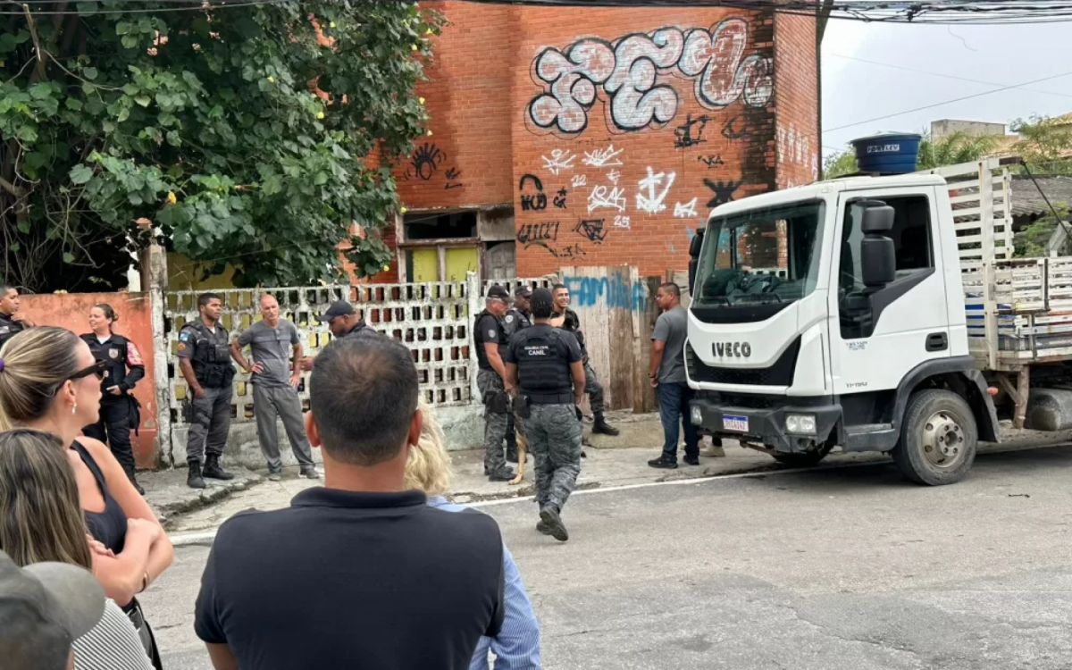 Desocupação de um prédio público