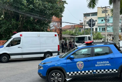 Prédio público desocupado em Arraial do Cabo após determinação judicial