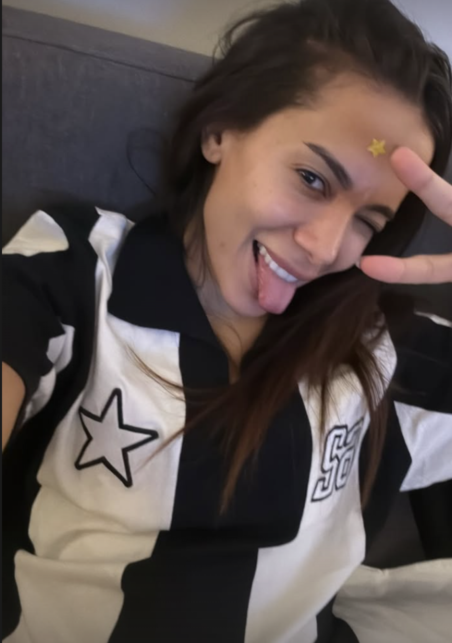 Anitta celebra vitória do Botafogo  - reprodução Instagram