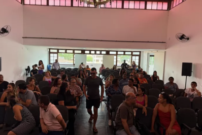 Em Cabo Frio, prefeita Magdala Furtado suspende posse de concursados repentinamente e gera indignação entre profissionais da educação