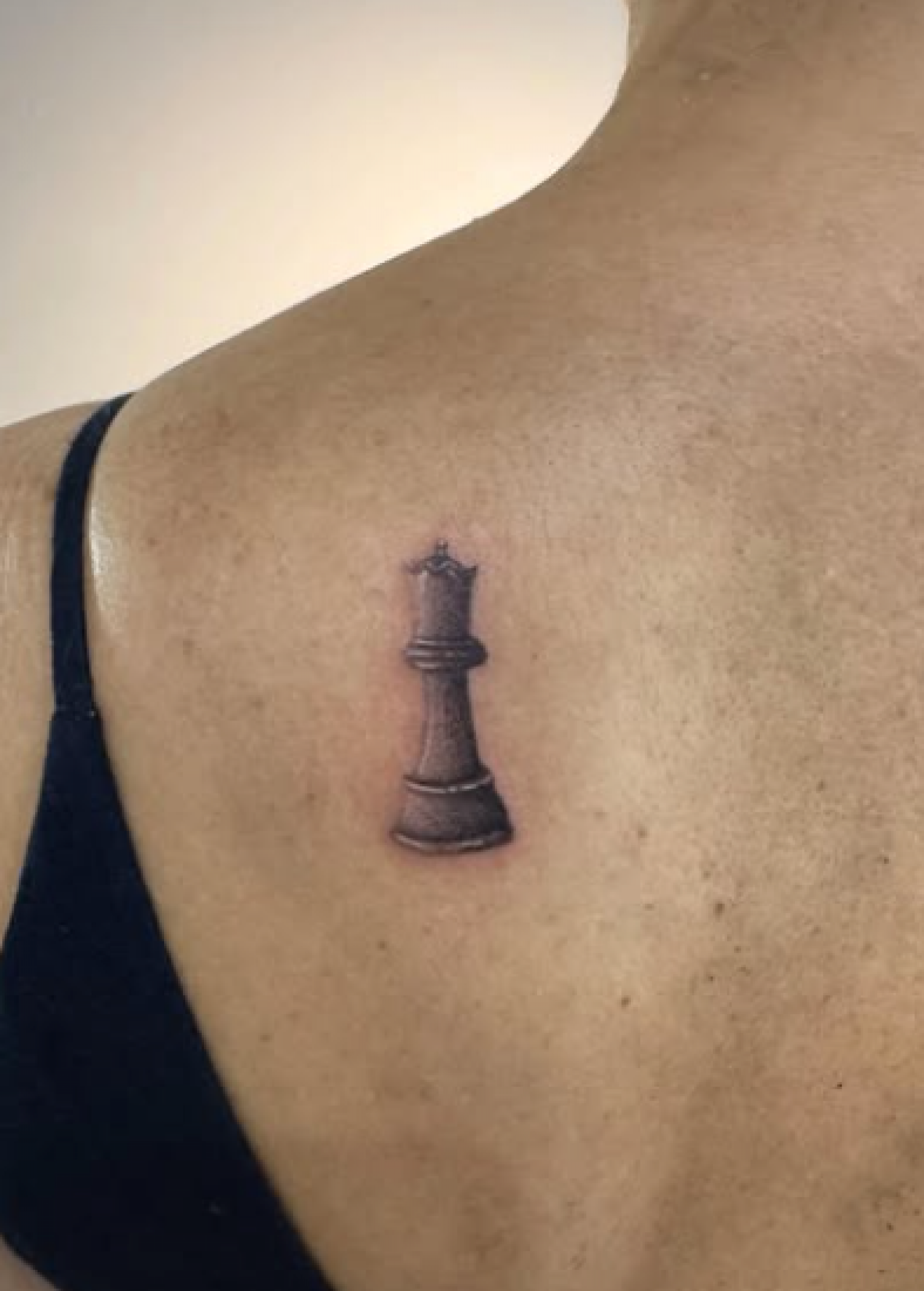 Sandra Annenberg tatua uma peça de xadrez - a 'rainha' - em homenagem ao pai - Reprodução / Instagram
