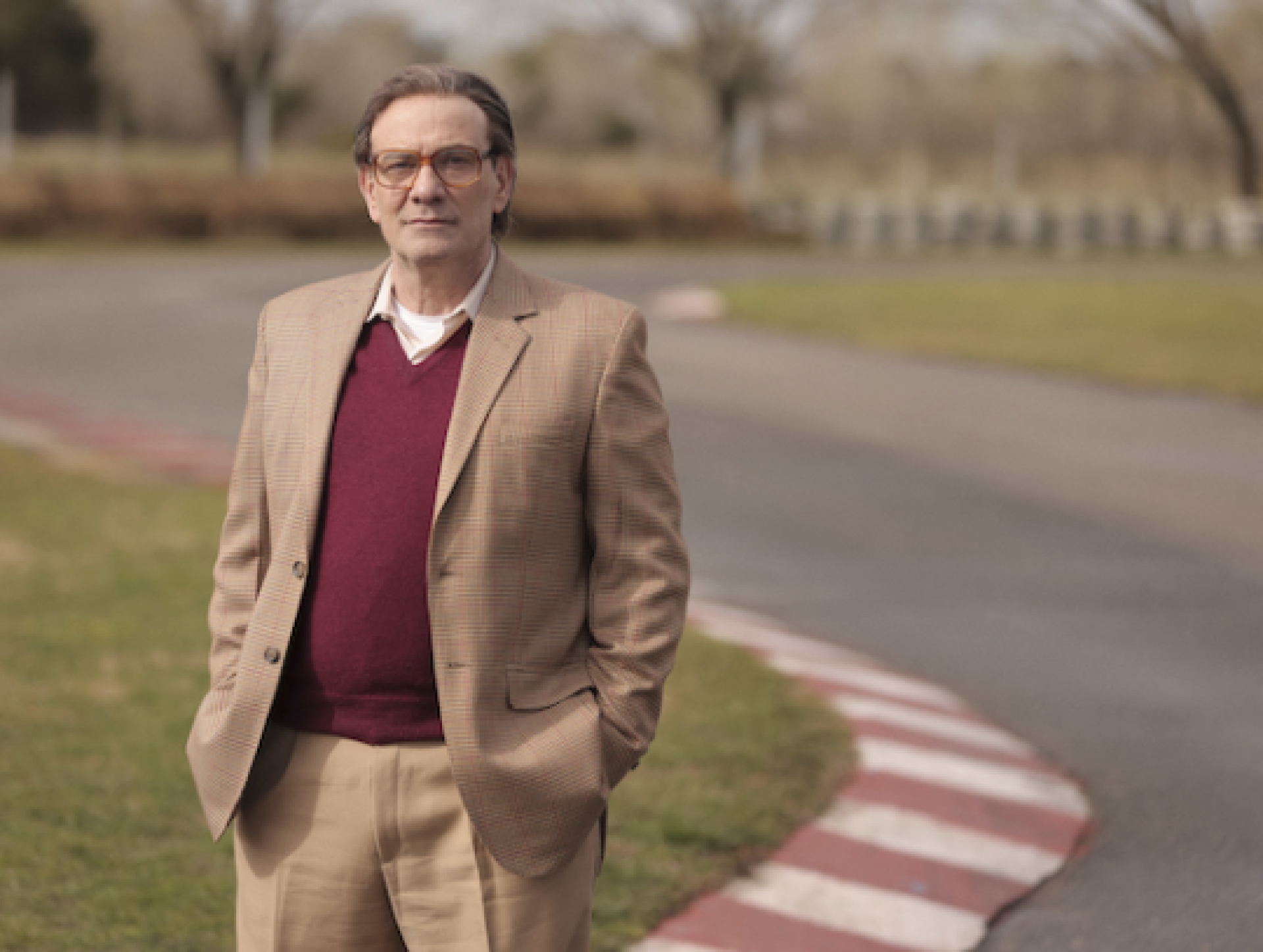 Marco Ricca interpreta pai de Senna, Miltão, em minissérie sobre a vida do piloto - Divulgação / Netflix / Guilherme Leporace