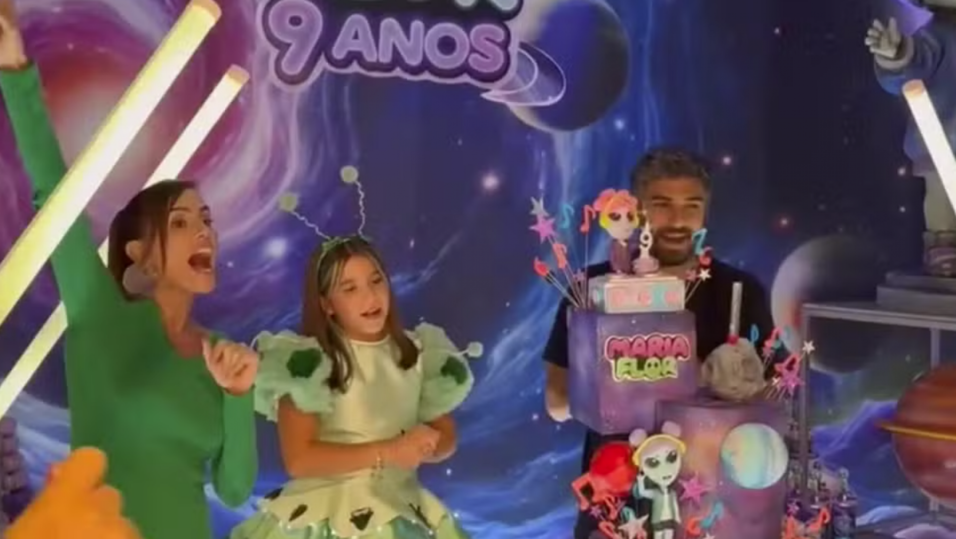 Deborah Secco comemora 9 anos de Maria Flor com festa inusitada - reprodução Instagram