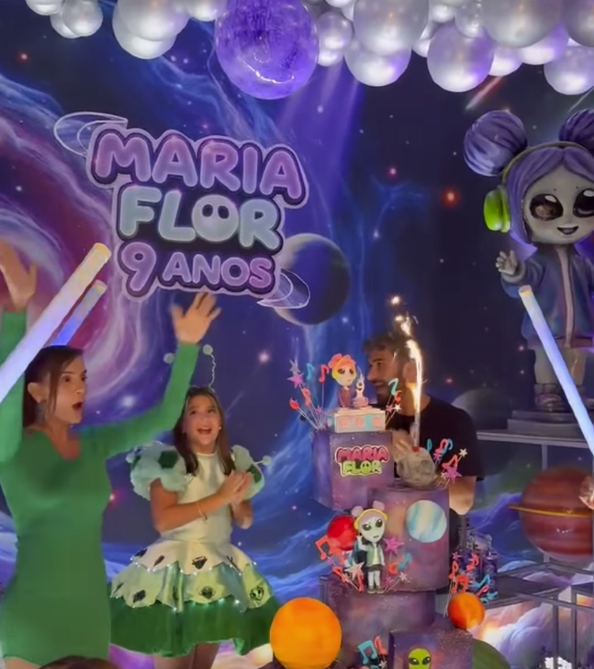 Deborah Secco comemora 9 anos de Maria Flor com festa inusitada - reprodução Instagram