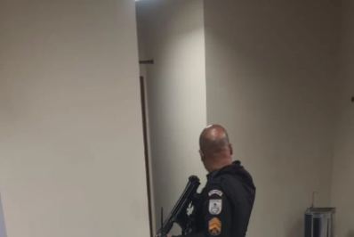 Polícia Militar apreende drogas e prende dois criminosos em Unamar, em Cabo Frio