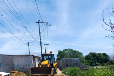 PM remove barricadas em Unamar, em Cabo Frio, e garante livre circulação
