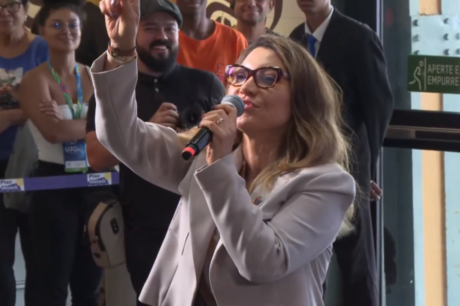 Durante um evento paralelo ao G20, Janja diz: 