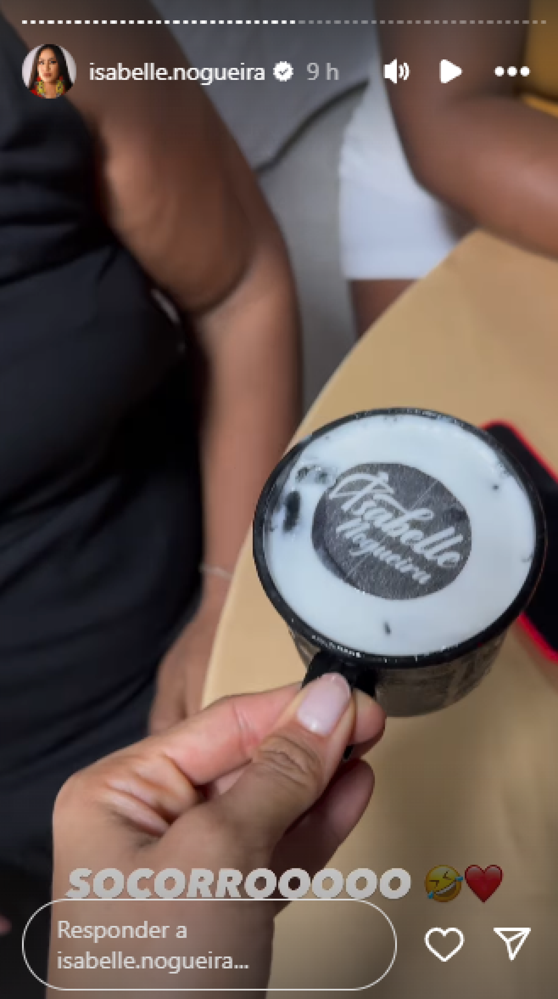 Isabelle Nogueira mostra detalhes da festa surpresa organizada por amigos e familiares - Reprodução de vídeo / Instagram