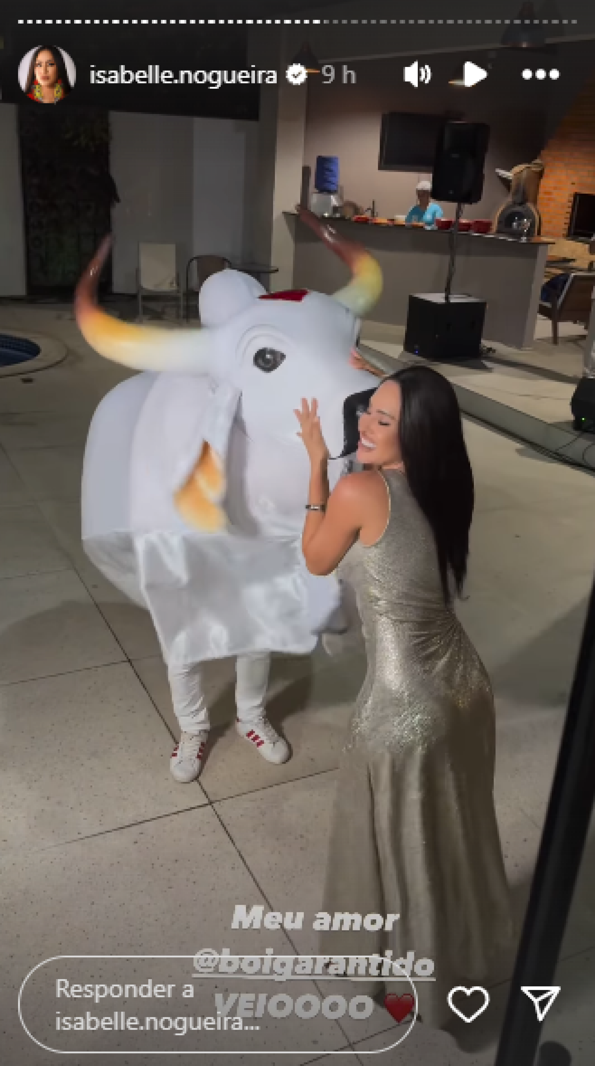 Isabelle Nogueira ganha festa de aniversário com presença do Boi Garantido - Reprodução de vídeo / Instagram