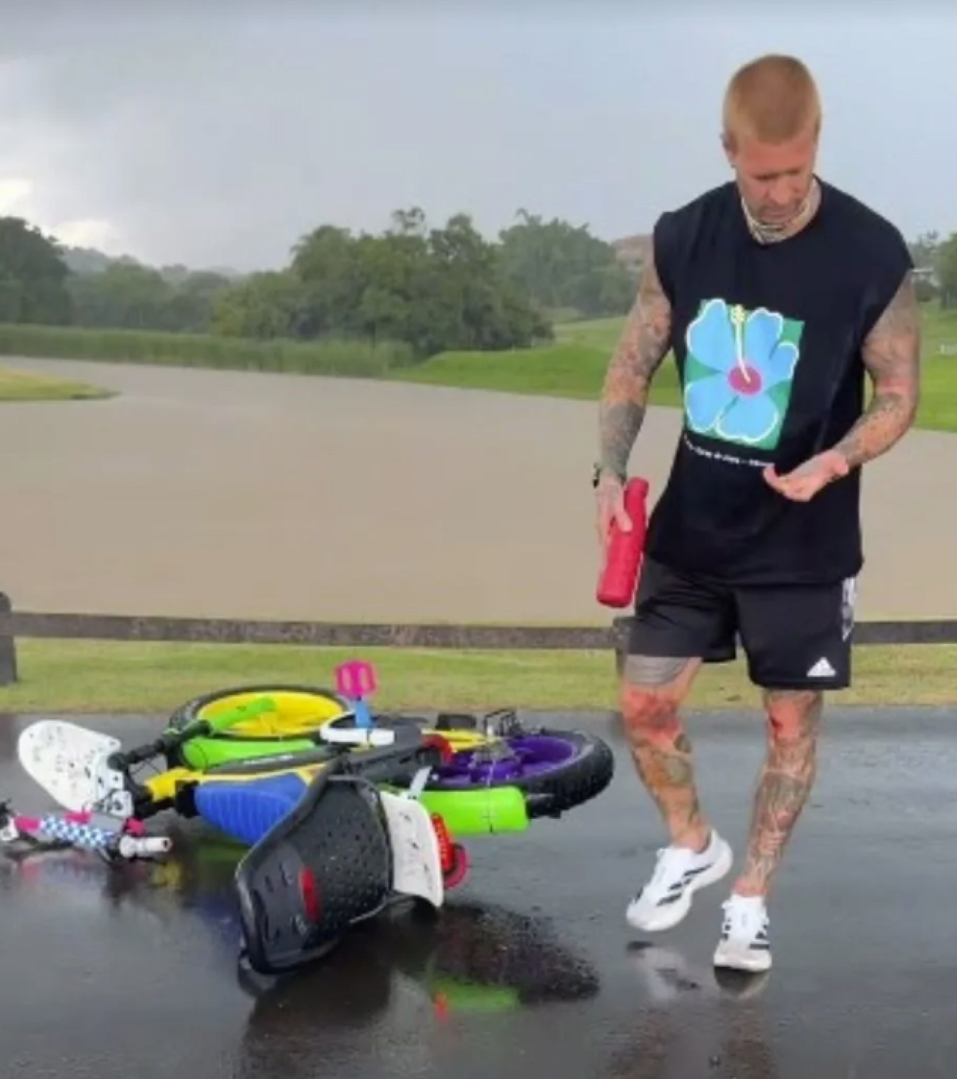 Shantal e Mateus Verdelho sofrem acidente de bicicleta - reprodução Instagram