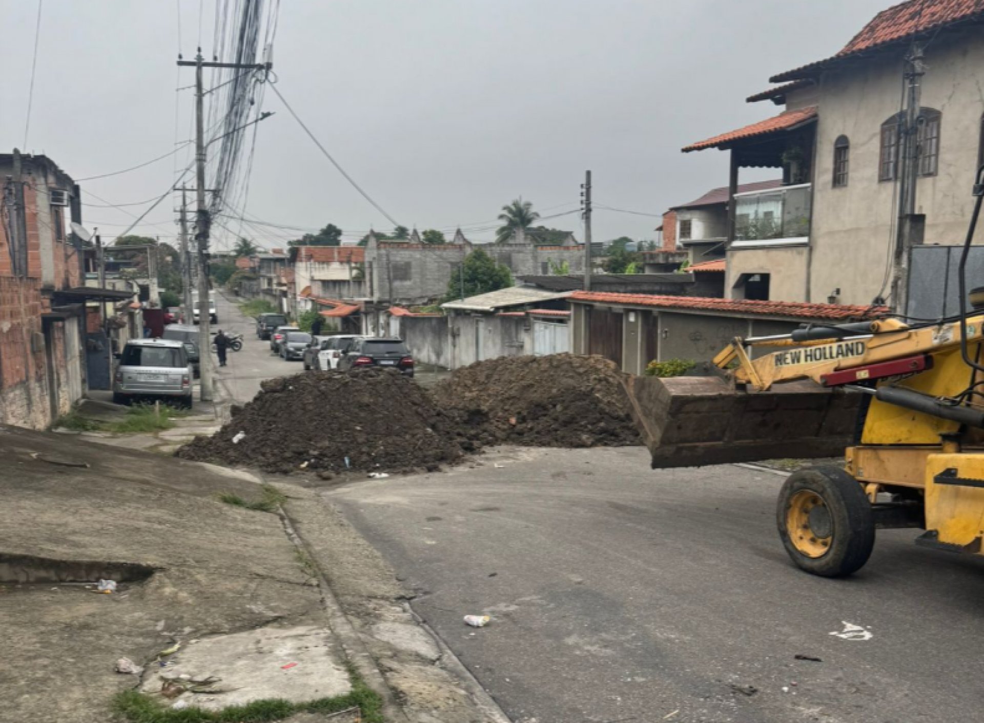 Barricadas retiradas em comunidades do bairro Jardim Catarina, em São Gonçalo - Divulgação / Polícia Militar