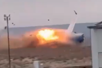 Avião da Embraer que caiu no Cazaquistão pode ter sido atingido por sistema de defesa aérea russo