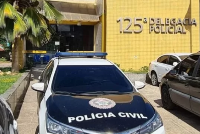 Mulher é presa após colidir com viatura policial e ser flagrada dirigindo embriagada em São Pedro da Aldeia