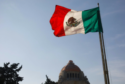 Sem previsão de tocar terra, Flossie se torna furacão de categoria 2 no Pacífico