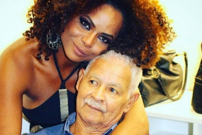 Adriana Bombom comunica morte do pai e recebe apoio de famosos