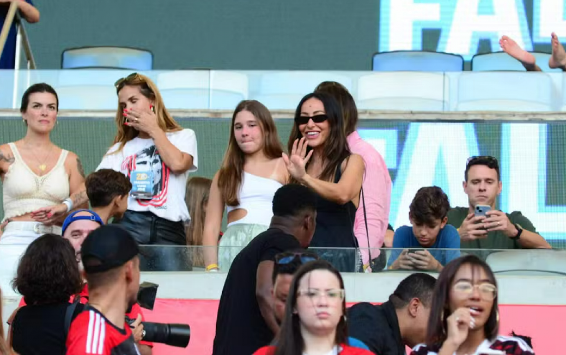 Sabrina Sato torce para Nicolas Prattes no Maracanã - Webert Belicio / Agnews