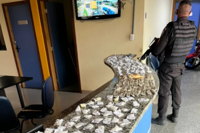 Dupla é presa por tráfico de drogas em São Pedro da Aldeia