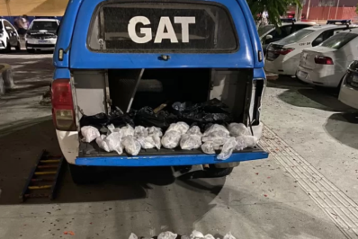 Polícia Militar apreende mais de 2 mil pinos de cocaína e quase 500 buchas de skunk em Cabo Frio