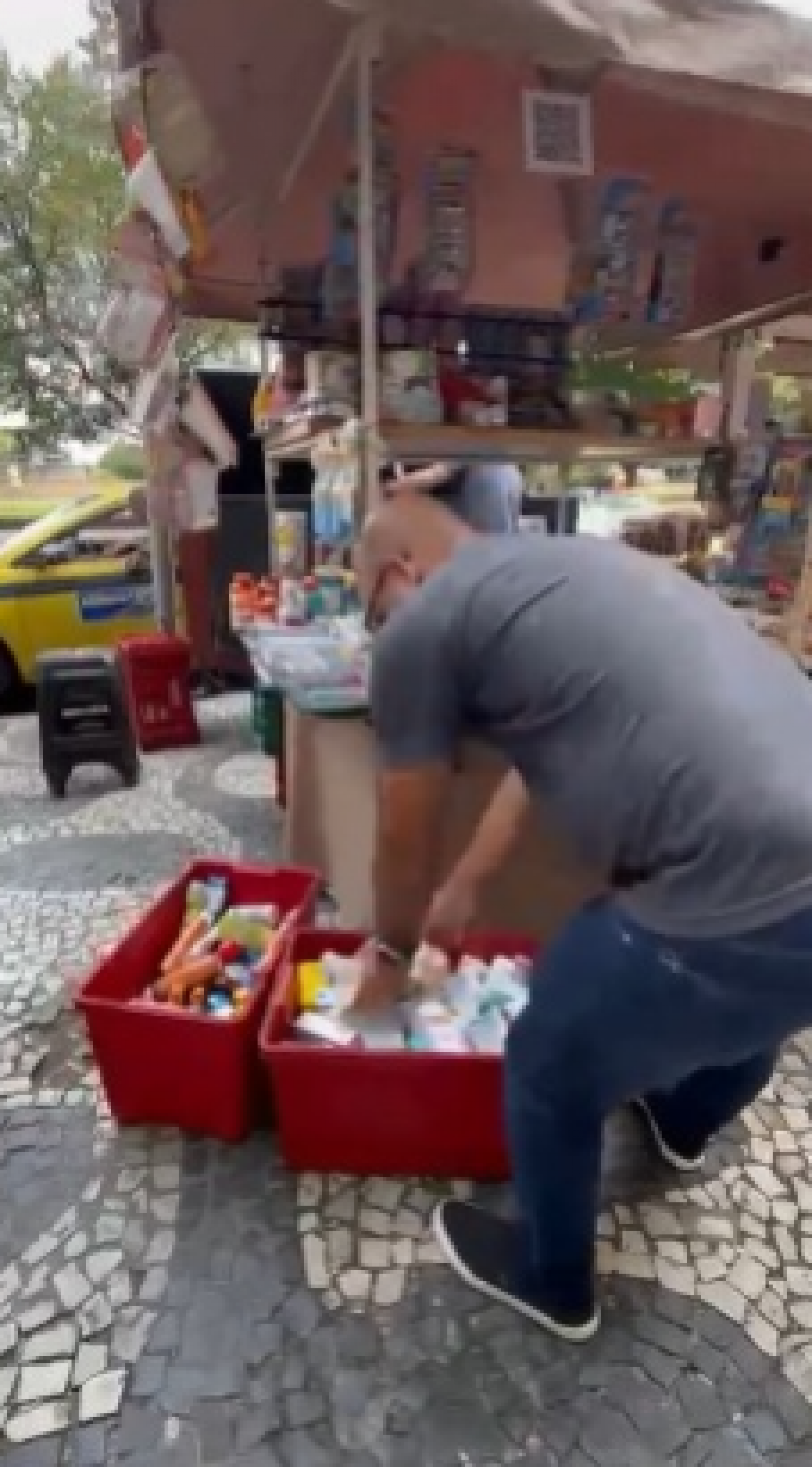 Dermocosméticos, suplementos alimentares, itens de higiene pessoal e medicamentos apreendidos