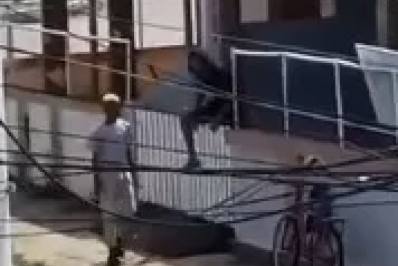 Dupla é flagrada furtando dentro de posto de saúde em São Pedro da Aldeia