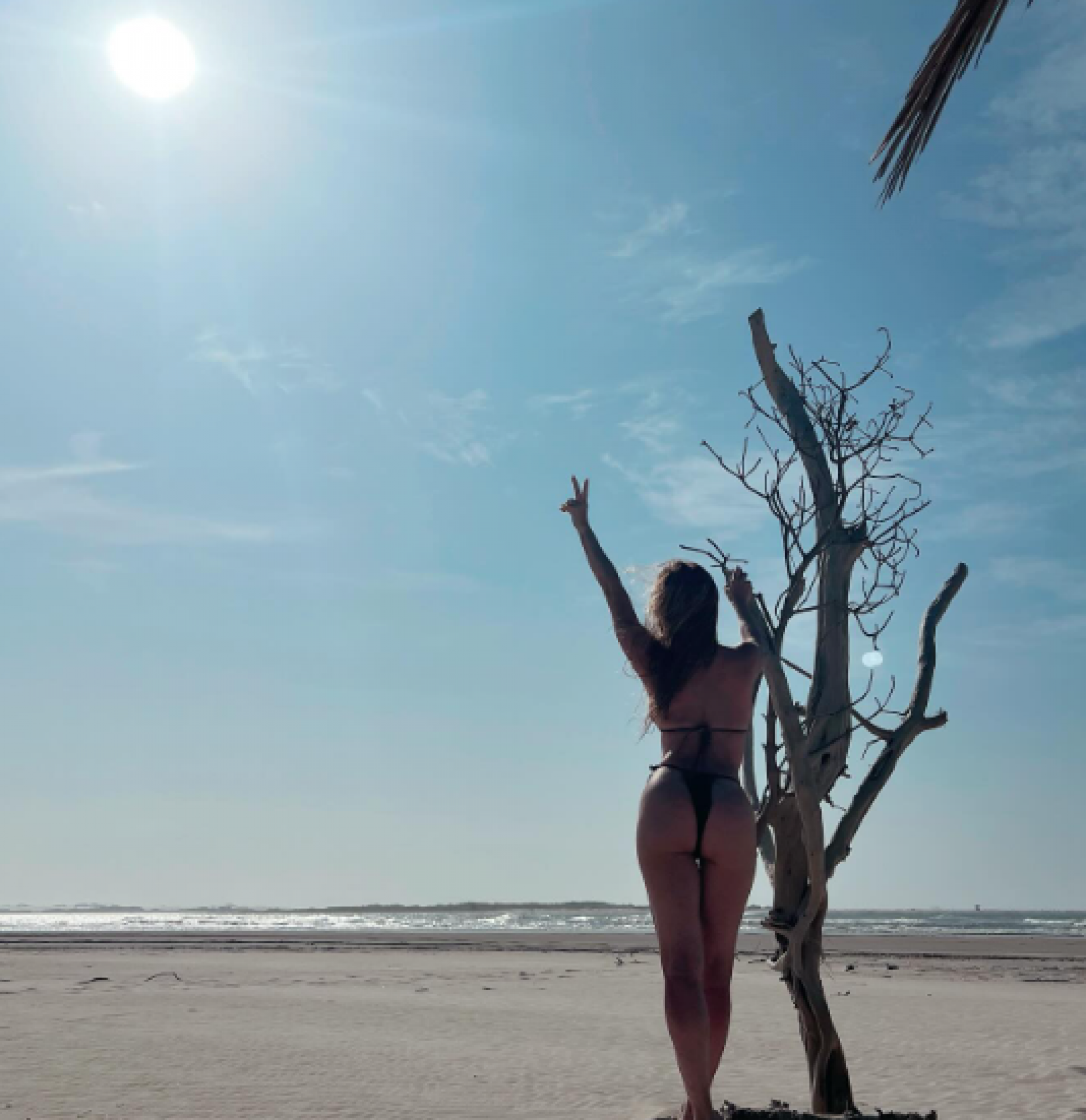 Danielle Winits exibe curvas em Atins, nos Lençóis Maranhenses - Reprodução / Instagram