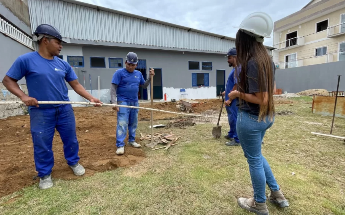 Melhorias estão sendo realizadas nas escolas municipais