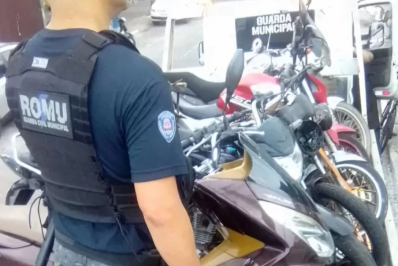 Motos com escapamento aberto são apreendidas em Arraial do Cabo