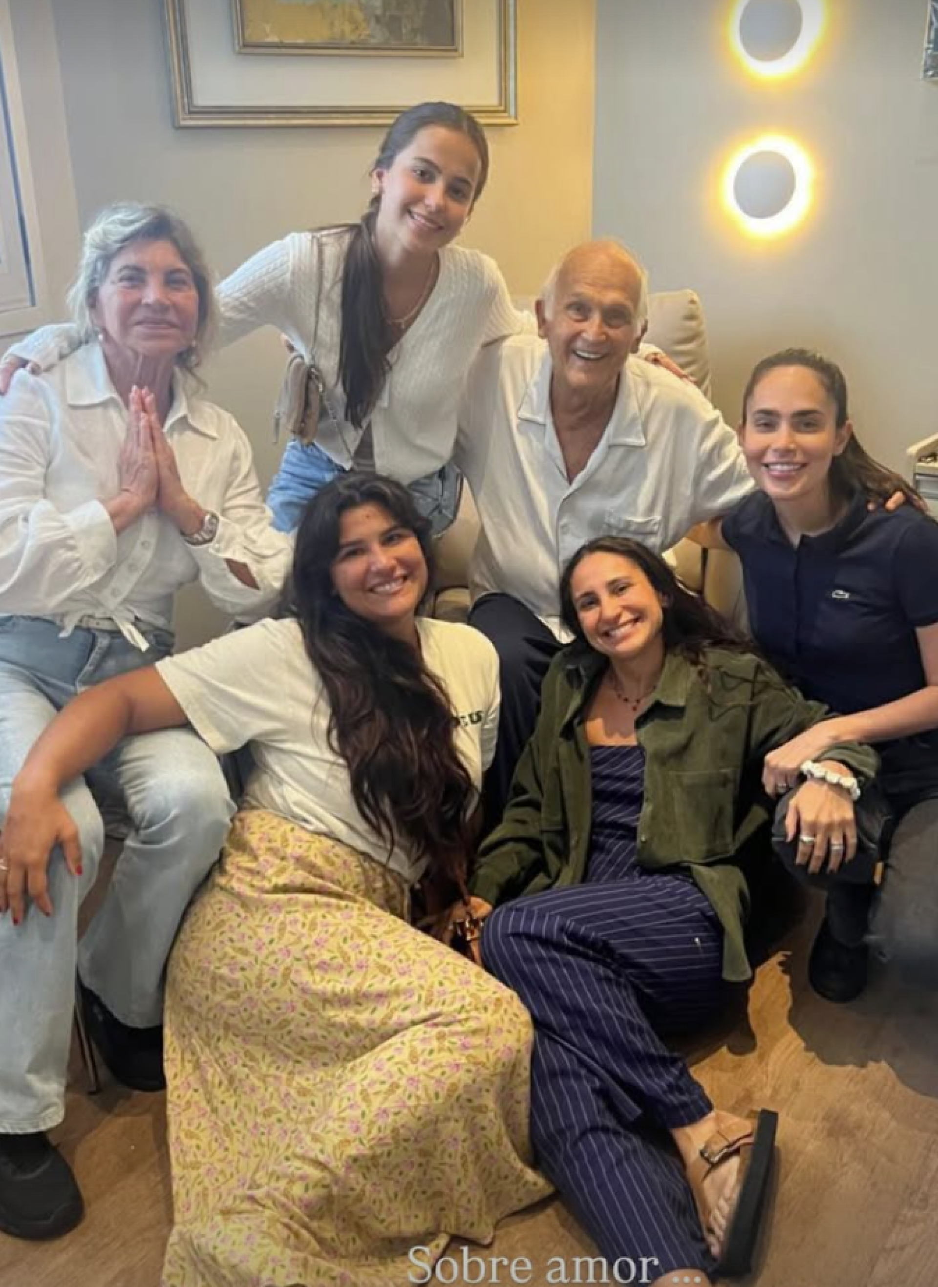 Flávia Alessandra relata desafios após cirurgia de urgência do pai  - reprodução Instagram