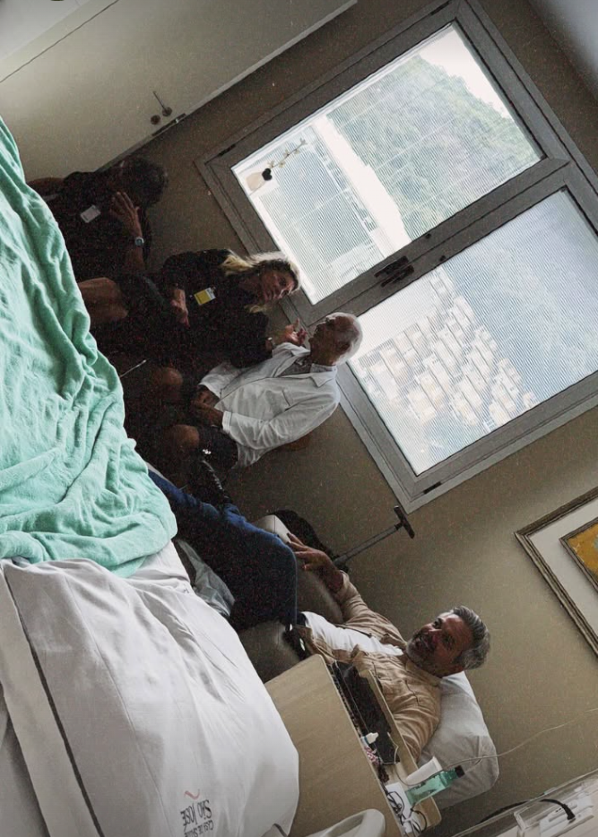 Flávia Alessandra relata desafios após cirurgia de urgência do pai  - reprodução Instagram