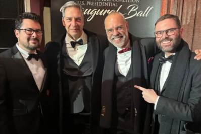 Foragido da Justiça, Allan dos Santos é fotografado em baile da posse de Trump